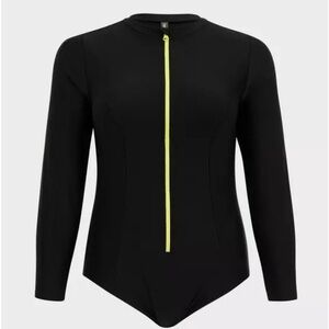 Torrid Wireless Long Sleeve Rashguard One Piece Swimsuit NWT Size 3/3X Black